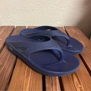 Oofos Flip Flop Recovery Sandals Mens 10 Womens 12 BLUE